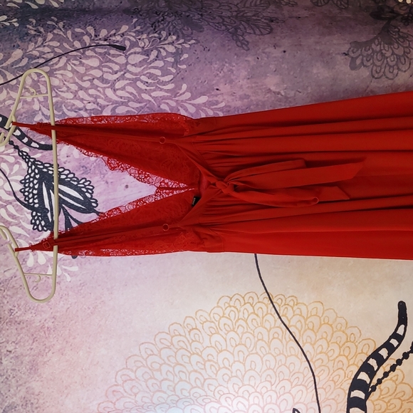 My daughter's beautiful red Windsor prom dress. - Picture 4 of 5